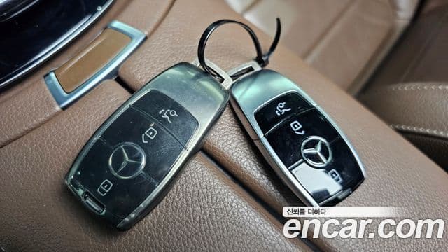 Mercedes-Benz E-Class 2018 — Şəkil 26/33