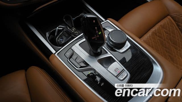 BMW 7 Series 2019 — фото 9 из 20