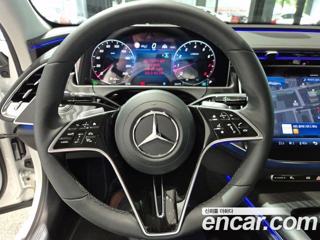 Mercedes-Benz E-Class 2026 — Фото 13/20