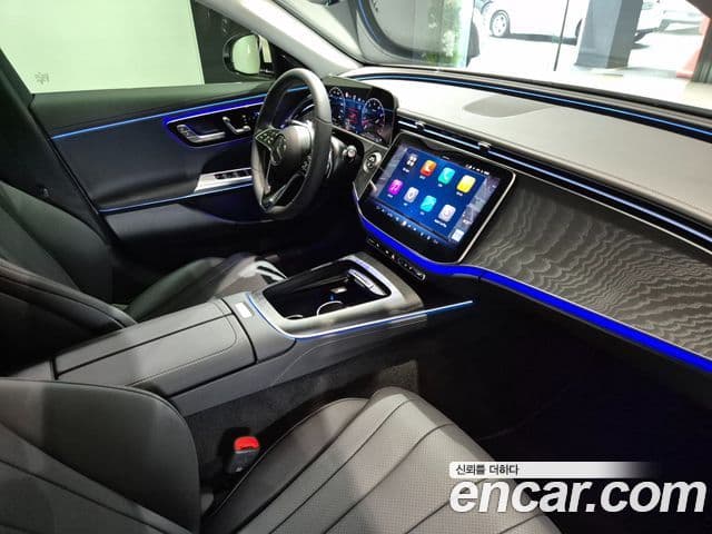 Mercedes-Benz E-Class 2026 — Фото 15/20
