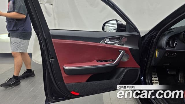Kia Stinger 2018 — Photo 14/36
