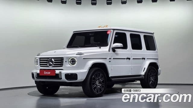 Mercedes-Benz G-Class 2025 — Photo 12/36