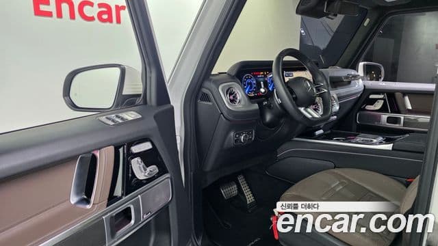 Mercedes-Benz G-Class 2025 — Photo 13/36