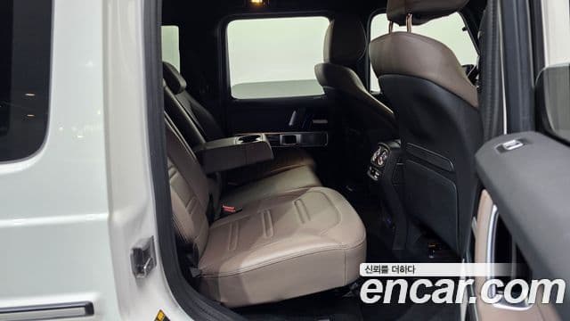 Mercedes-Benz G-Class 2025 — Photo 21/36