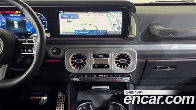 Mercedes-Benz G-Class 2025 — Photo 8/36