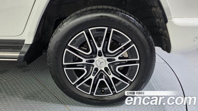 Mercedes-Benz G-Class 2025 — Photo 18/36