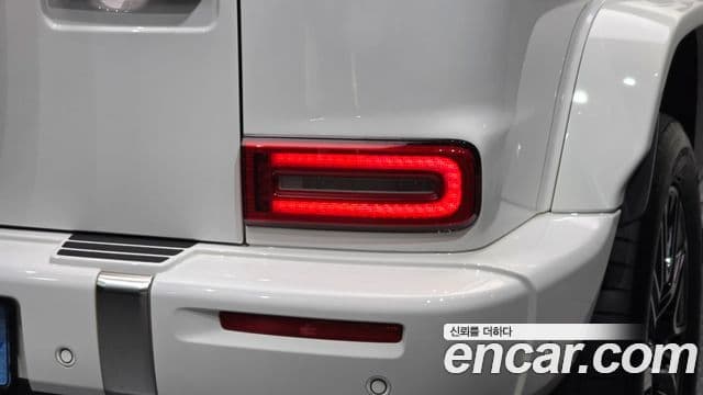 Mercedes-Benz G-Class 2025 — Photo 30/36