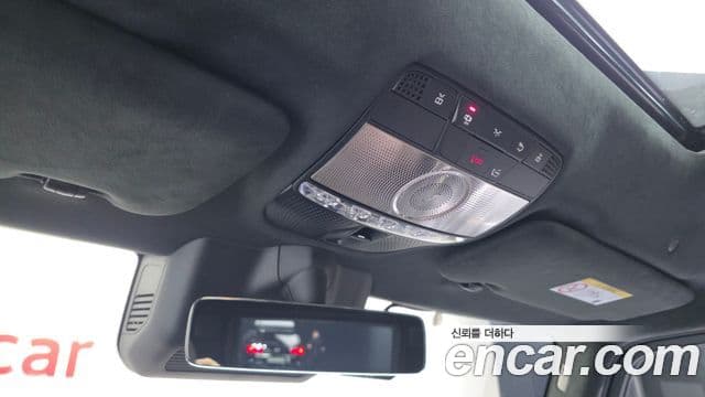 Mercedes-Benz G-Class 2025 — Photo 27/36