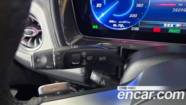 Mercedes-Benz G-Class 2025 — Photo 15/36
