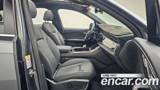 Audi Q7 2021 — ფოტო 18/30