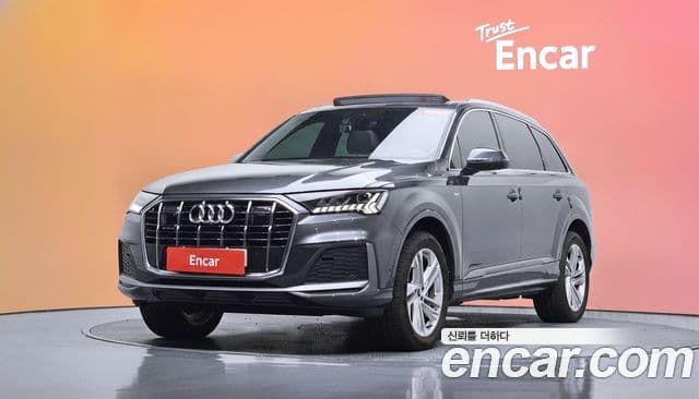 Audi Q7 2021 — ფოტო 22/30