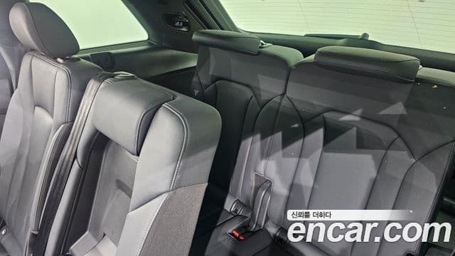Audi Q7 2021 — ფოტო 20/30