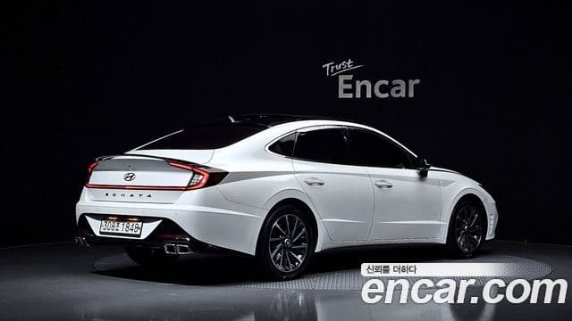 Hyundai Sonata Hybrid 2020 — Photo 10/32