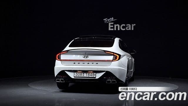 Hyundai Sonata Hybrid 2020 — Photo 18/32
