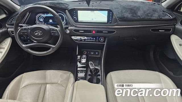 Hyundai Sonata Hybrid 2020 — Photo 16/32
