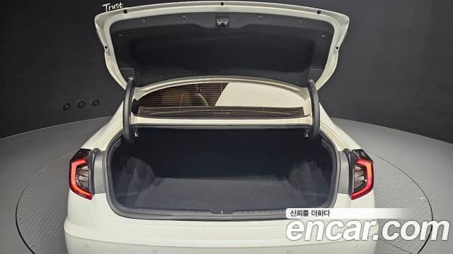 Hyundai Sonata Hybrid 2020 — Photo 6/32