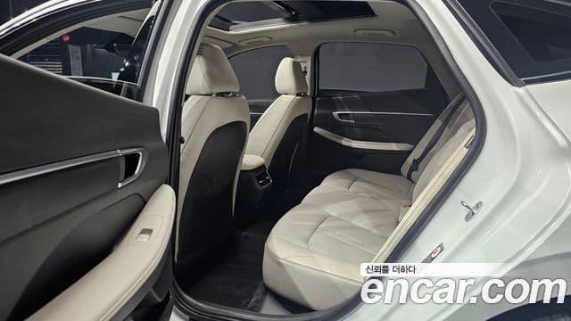 Hyundai Sonata Hybrid 2020 — Photo 8/32