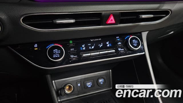 Hyundai Sonata Hybrid 2020 — Photo 14/32