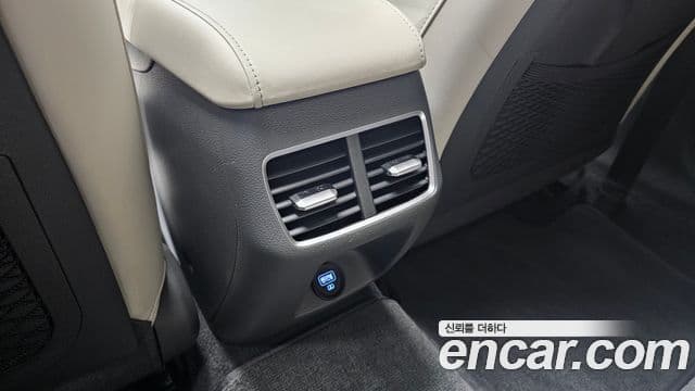 Hyundai Sonata Hybrid 2020 — Photo 22/32