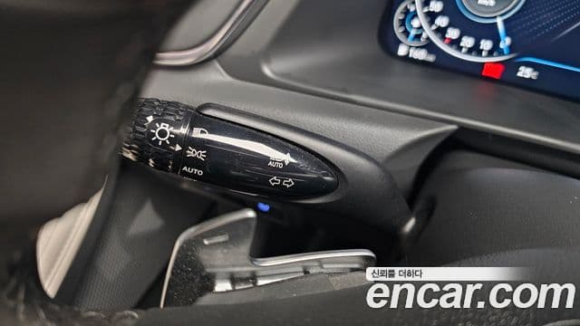 Hyundai Sonata Hybrid 2020 — Photo 9/32