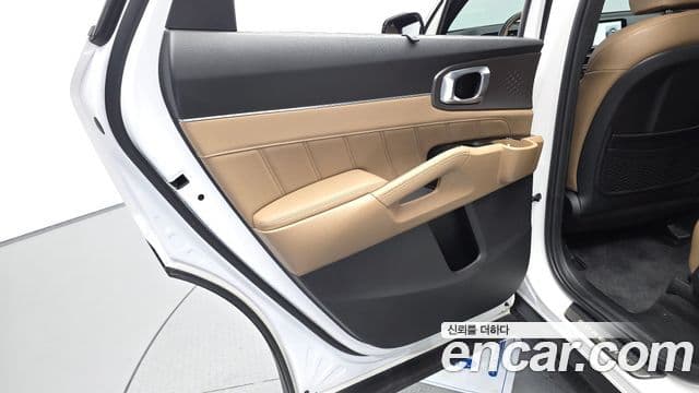 Kia Sorento 2023 — Şəkil 26/35