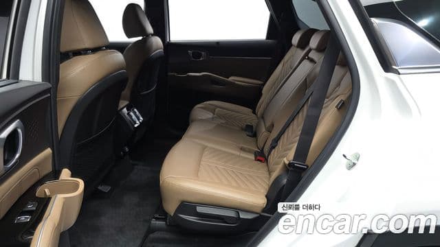 Kia Sorento 2023 — Şəkil 28/35
