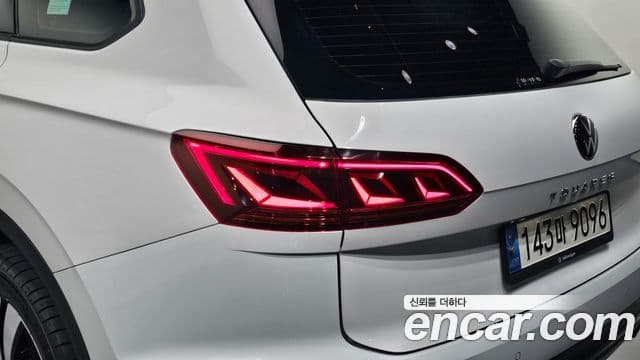 Volkswagen Touareg 2023 — Şəkil 24/30