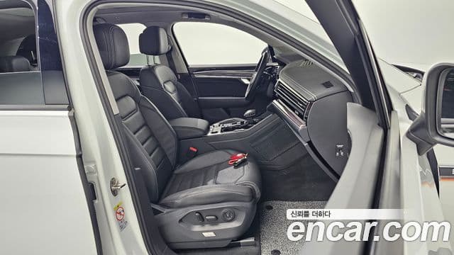 Volkswagen Touareg 2023 — Şəkil 7/30