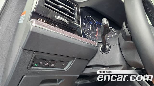 Volkswagen Touareg 2023 — Şəkil 4/30