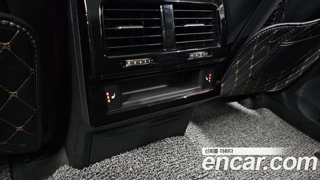 Volkswagen Touareg 2023 — Şəkil 12/30