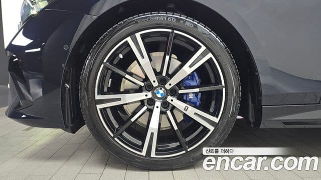 BMW 5 Series 2025 — Photo 17/32