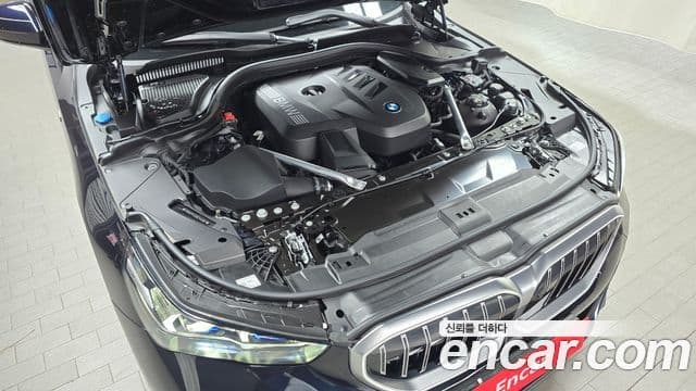 BMW 5 Series 2025 — Photo 2/32