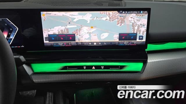 BMW 5 Series 2025 — Photo 3/32