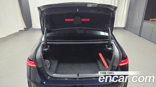 BMW 5 Series 2025 — Photo 22/32