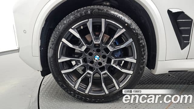 BMW X5 2025 — ფოტო 34/37