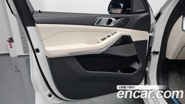 BMW X5 2025 — ფოტო 32/37