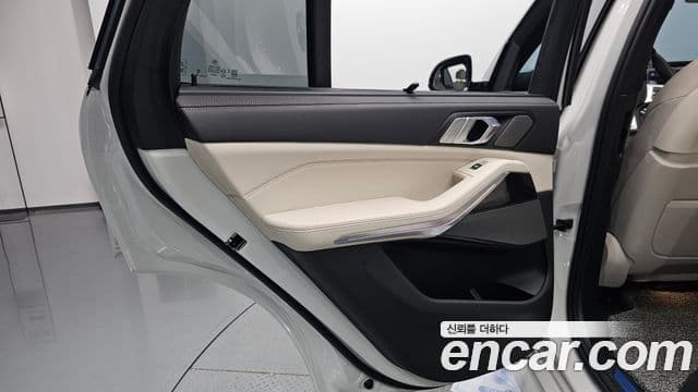 BMW X5 2025 — ფოტო 14/37