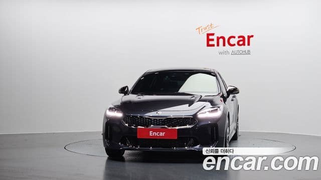 Kia Stinger 2018 — Фото 2/20
