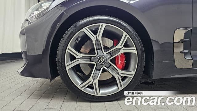 Kia Stinger 2018 — Фото 4/20