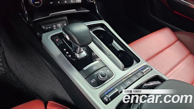 Kia Stinger 2018 — Фото 7/20