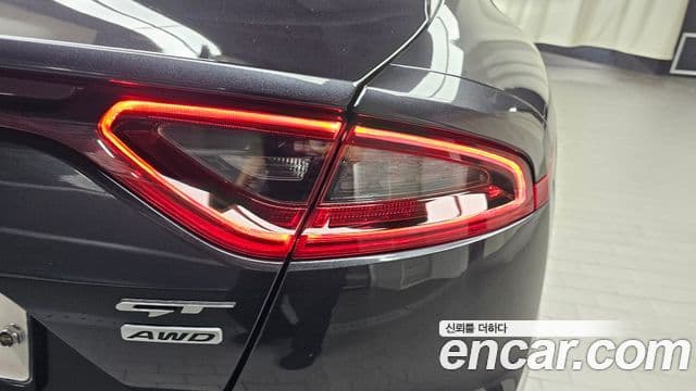 Kia Stinger 2018 — Photo 15/34
