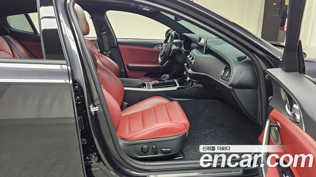 Kia Stinger 2018 — Photo 28/34