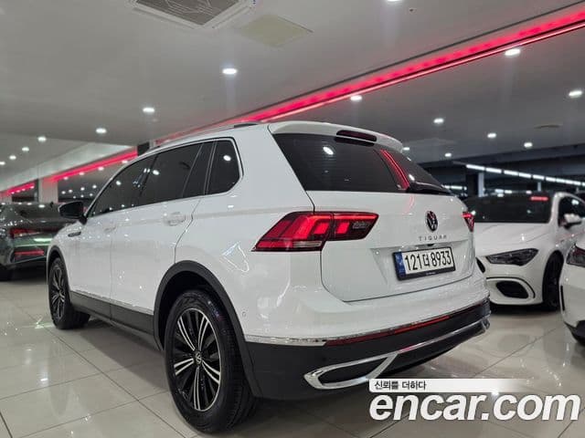 Volkswagen Tiguan 2022 — Photo 7/17