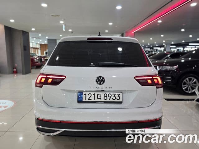 Volkswagen Tiguan 2022 — Photo 12/17