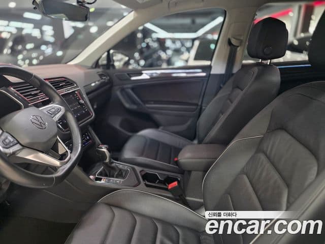 Volkswagen Tiguan 2022 — Photo 8/17