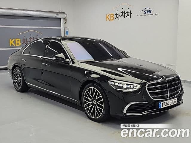 Mercedes-Benz S-Class 2022 — Photo 13/18