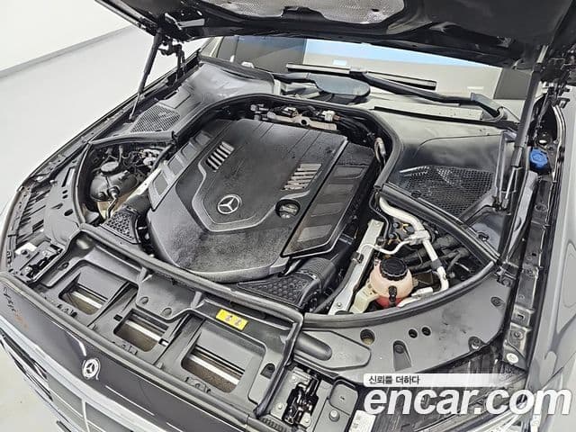 Mercedes-Benz S-Class 2022 — Photo 10/18