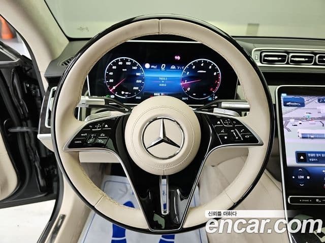 Mercedes-Benz S-Class 2022 — Photo 14/18