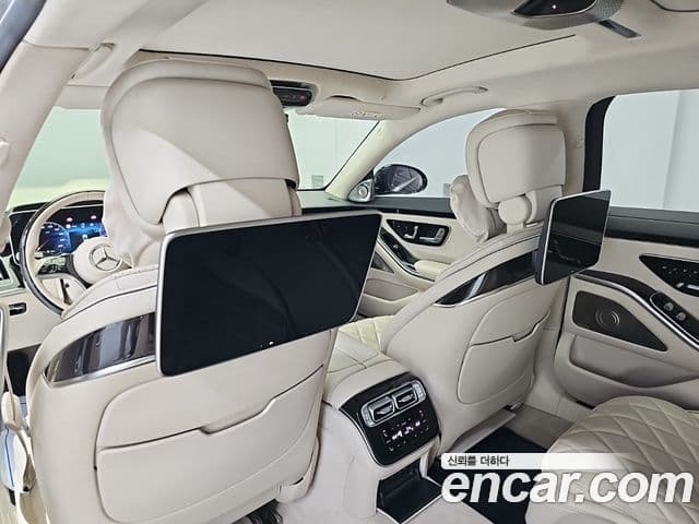 Mercedes-Benz S-Class 2022 — Photo 16/18