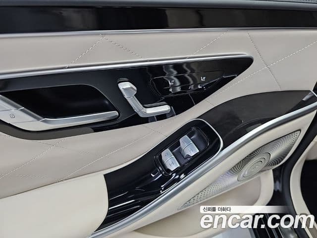 Mercedes-Benz S-Class 2022 — Photo 8/18
